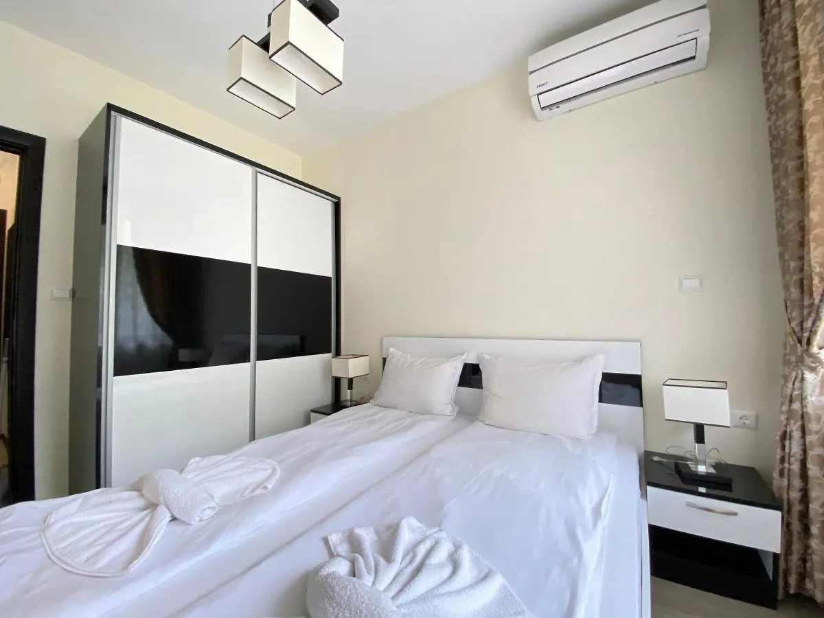 Green Paradise Complex Apartment Primorsko